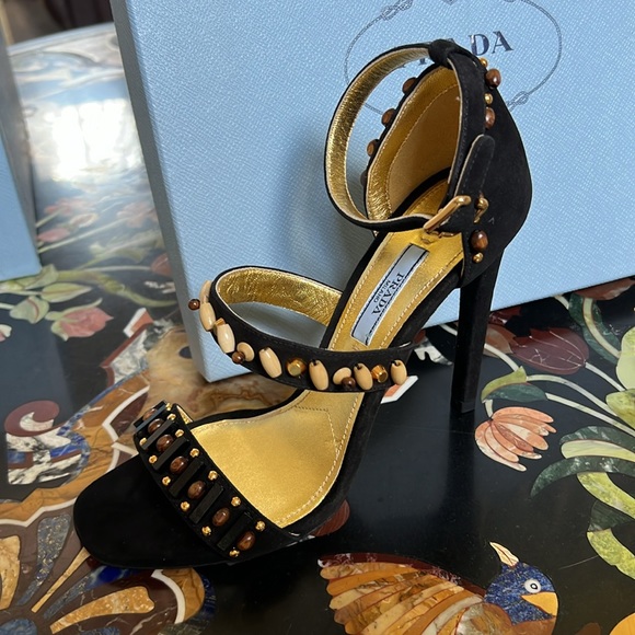 New Prada heels size 37 suede - Picture 4 of 5